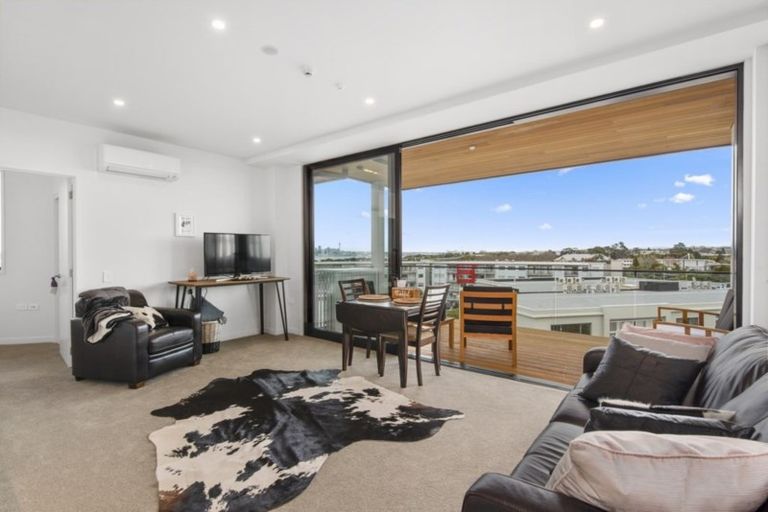 Photo of property in 304/8b Lake Pupuke Drive, Takapuna, Auckland, 0622