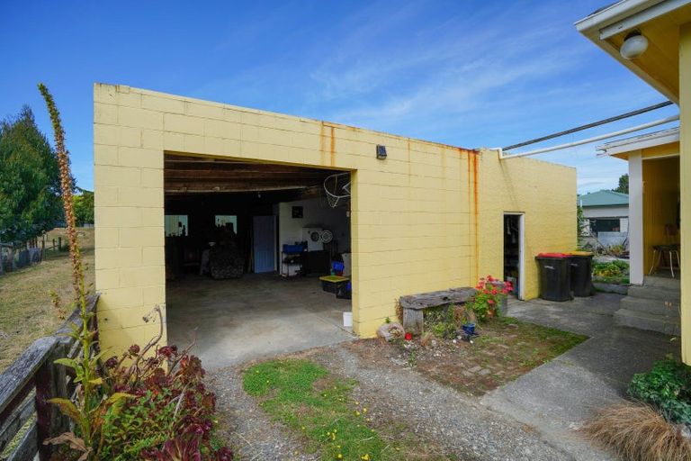 Photo of property in 17 Half Mile Road, Tuatapere, 9620