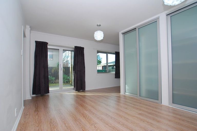 Photo of property in 35a Bay Street, Red Beach, 0932