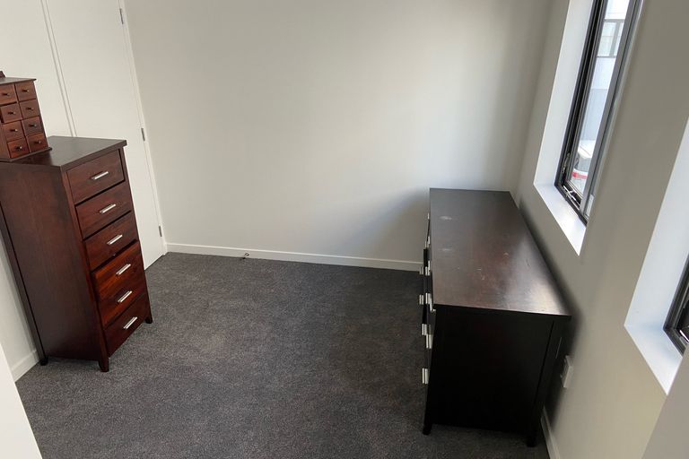 Photo of property in 2/3 Abbotleigh Avenue, Te Atatu Peninsula, Auckland, 0610