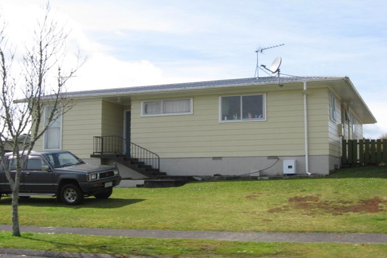 Photo of property in 1 Karo Street, Inglewood, 4330