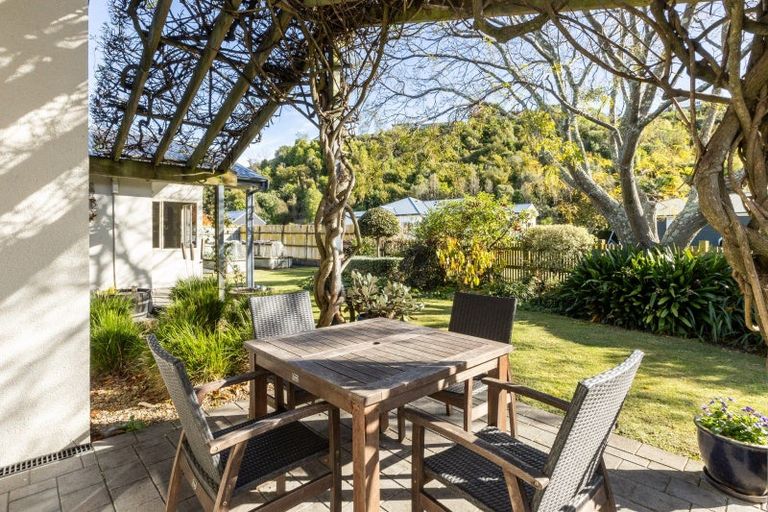 Photo of property in 30 Pukekura Place, Taradale, Napier, 4112