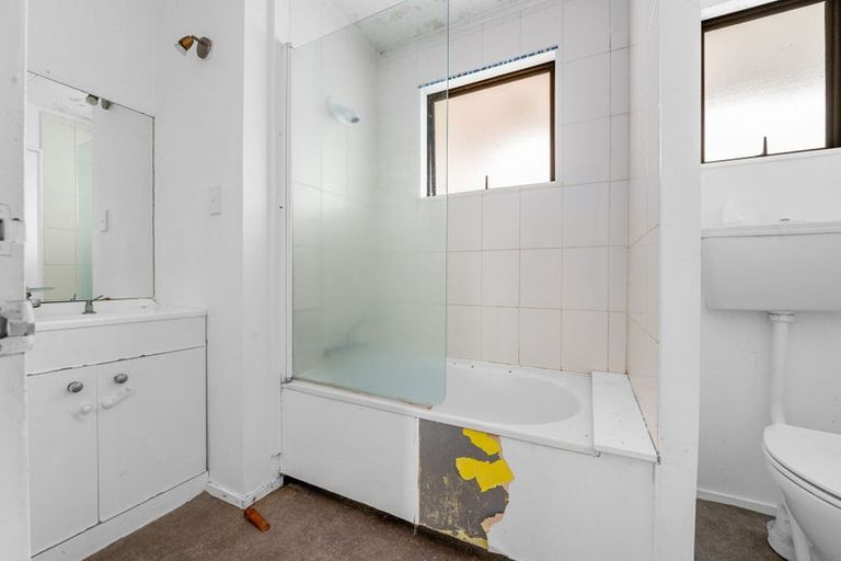 Photo of property in 77 Foster Road, Temple View, Hamilton, 3290