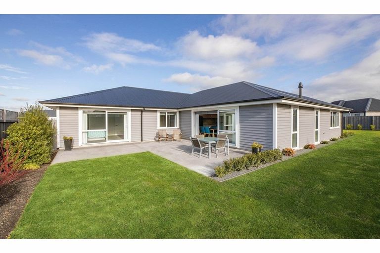 Photo of property in 31 Watkins Drive, Rangiora, 7400
