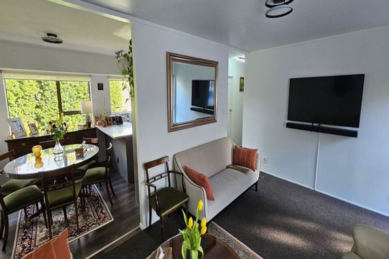 Photo of property in 1/13 Montclair Rise, Browns Bay, Auckland, 0630