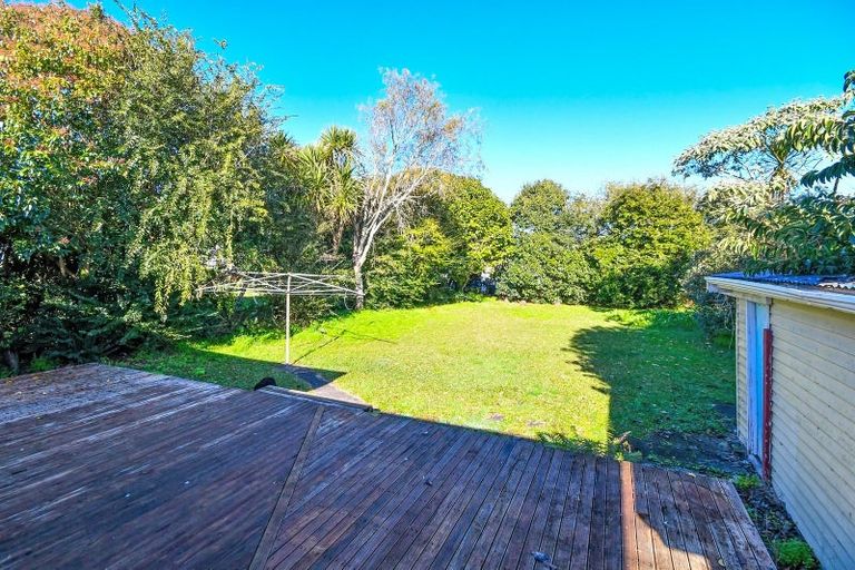 Photo of property in 20 Chilcott Road, Henderson, Auckland, 0612