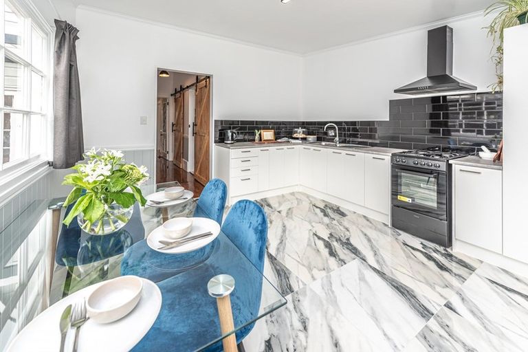 Photo of property in 42 Niblett Street, Whanganui, 4500