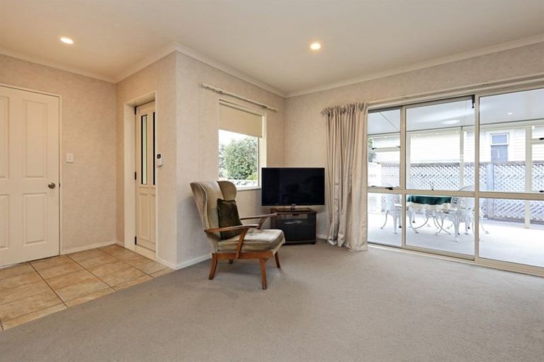 Photo of property in 30a Lee Road, Taradale, Napier, 4112