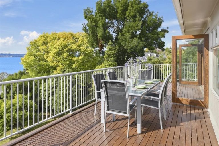 Photo of property in 7 Naera Place, Kawaha Point, Rotorua, 3010