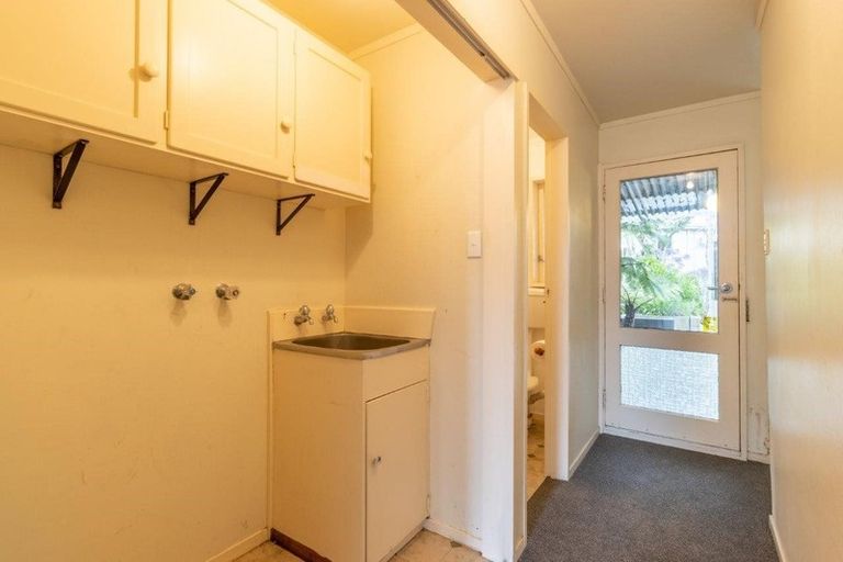 Photo of property in 17b Colchester Crescent, Newlands, Wellington, 6037