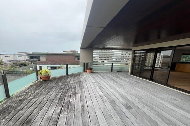 Photo of property in 1/15a Takutai Avenue, Bucklands Beach, Auckland, 2012