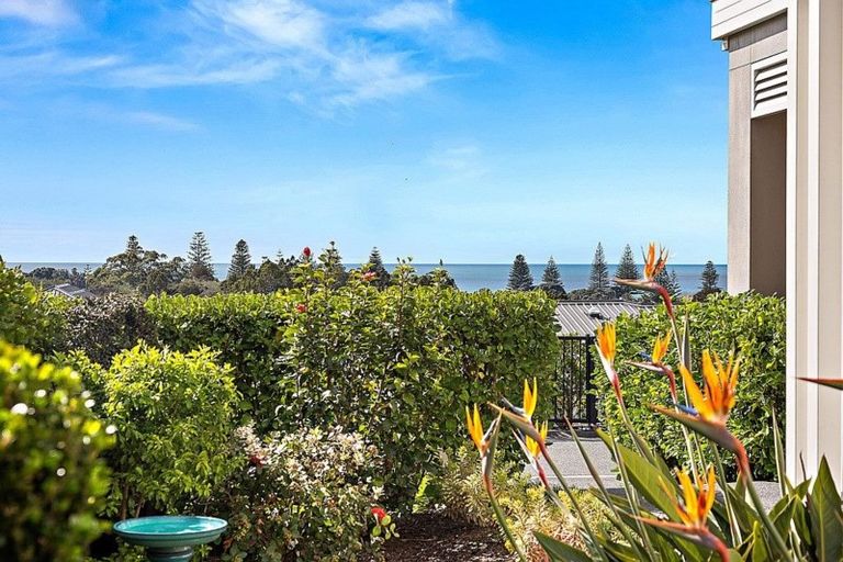 Photo of property in 2 Sunshine Terrace, Orewa, 0931