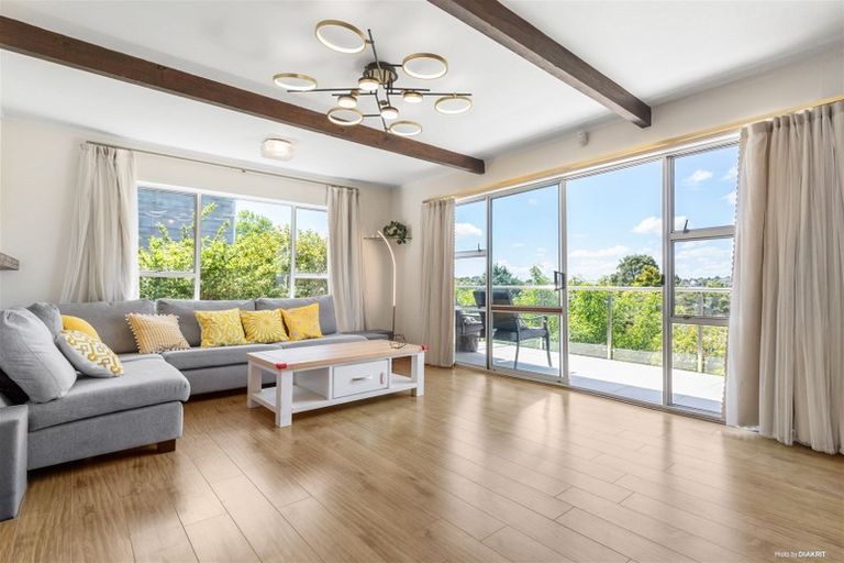 Photo of property in 7 Noeleen Street, Glenfield, Auckland, 0629