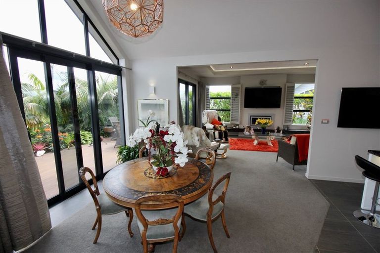 Photo of property in 8 Sara Way, Whitianga, 3510