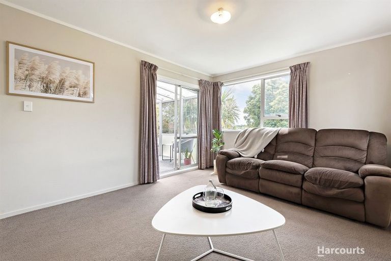 Photo of property in 13 Leatham Crescent, Opaheke, Papakura, 2113