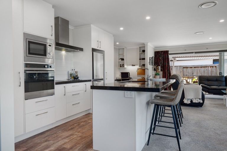 Photo of property in 123 Whakaturou Crescent, Pyes Pa, Tauranga, 3112