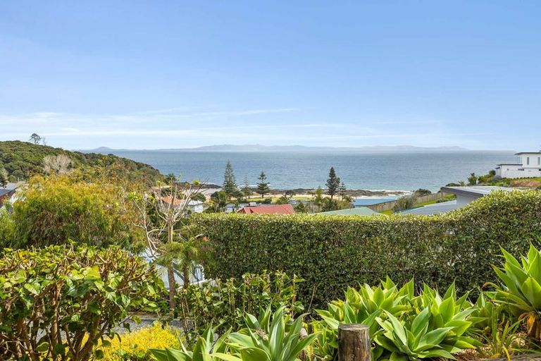 Photo of property in 9 Dudley Crescent, Cable Bay, 0420