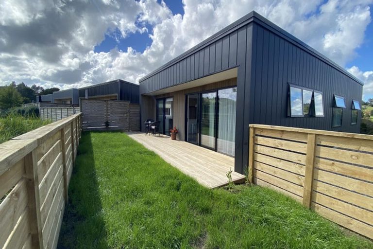 Photo of property in 1 Cherry Tree Lane, Glenbervie, 0173