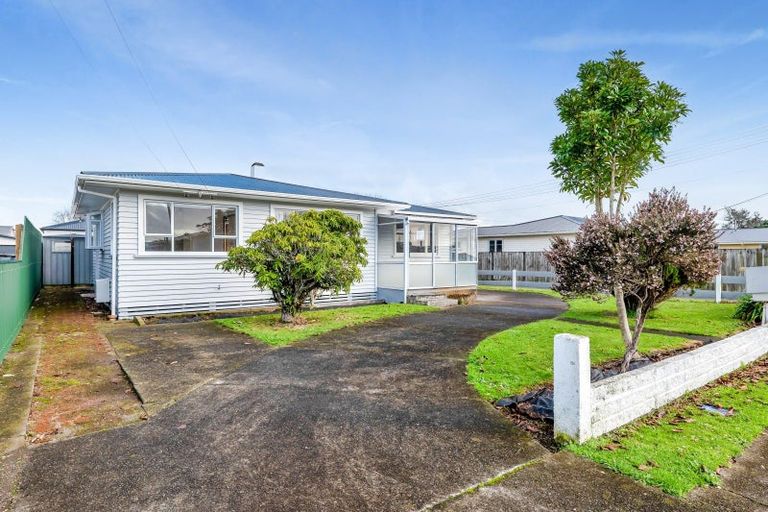 Photo of property in 5 Truby King Street, Merrilands, New Plymouth, 4312