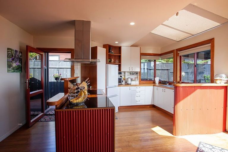 Photo of property in 6 Battiscombe Terrace, Waitara, 4320