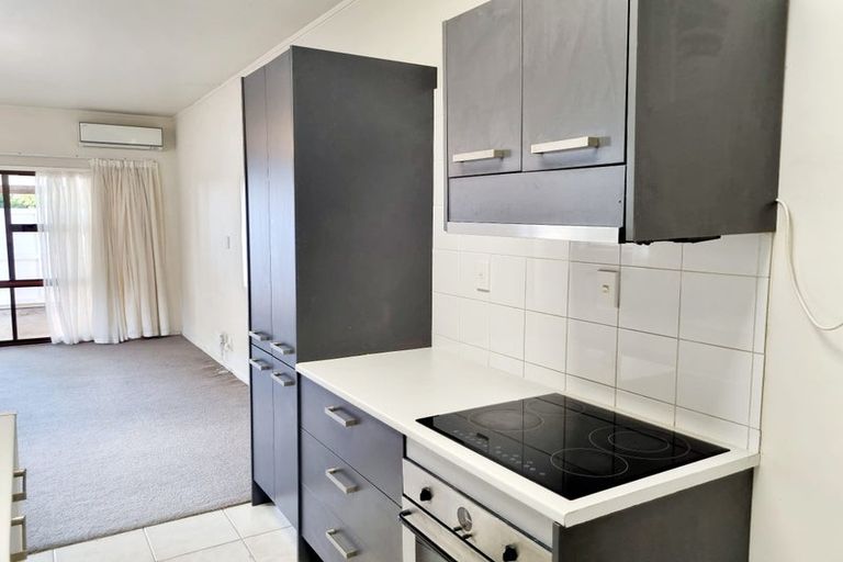 Photo of property in 8 Park Estate Road, Rosehill, Papakura, 2113