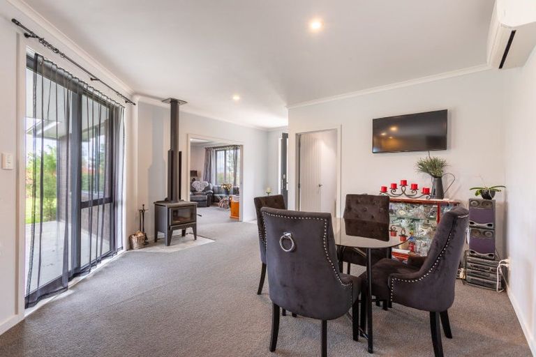 Photo of property in 8 Gordon Street, Woodville, 4920