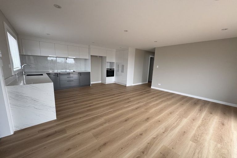 Photo of property in 42 Manu Place, Pinehill, Auckland, 0632