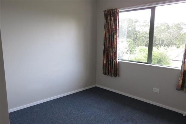 Photo of property in 10 Aldern Road, Massey, Auckland, 0614