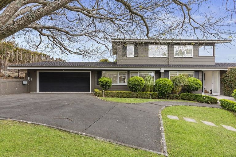 Photo of property in 104 Mellons Bay Road, Mellons Bay, Auckland, 2014