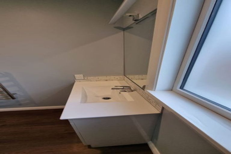 Photo of property in 2/124 Osborne Street, Waltham, Christchurch, 8011