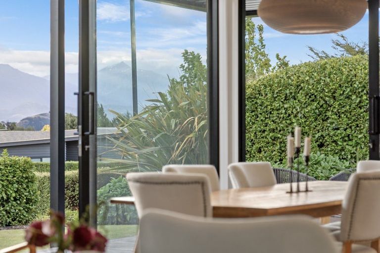 Photo of property in 1 Kirimoko Crescent, Wanaka, 9305