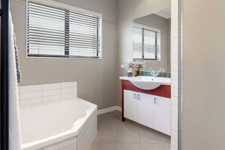 Photo of property in 123 Oriental Parade, Papamoa Beach, Papamoa, 3118