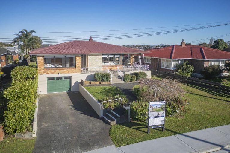 Photo of property in 10 Renwick Street, Papakura, 2110