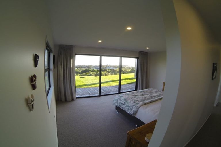 Photo of property in 6 Ekuarangi Place, Kaitake, New Plymouth, 4374