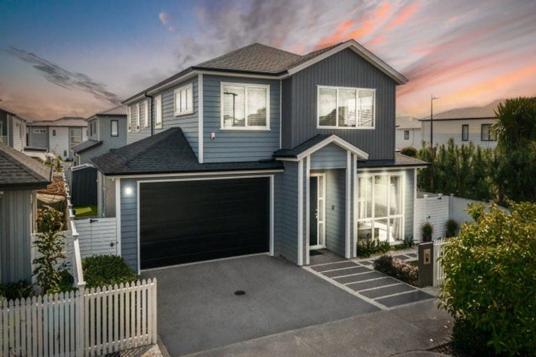 Photo of property in 24 Toanui Road, Hobsonville, Auckland, 0616