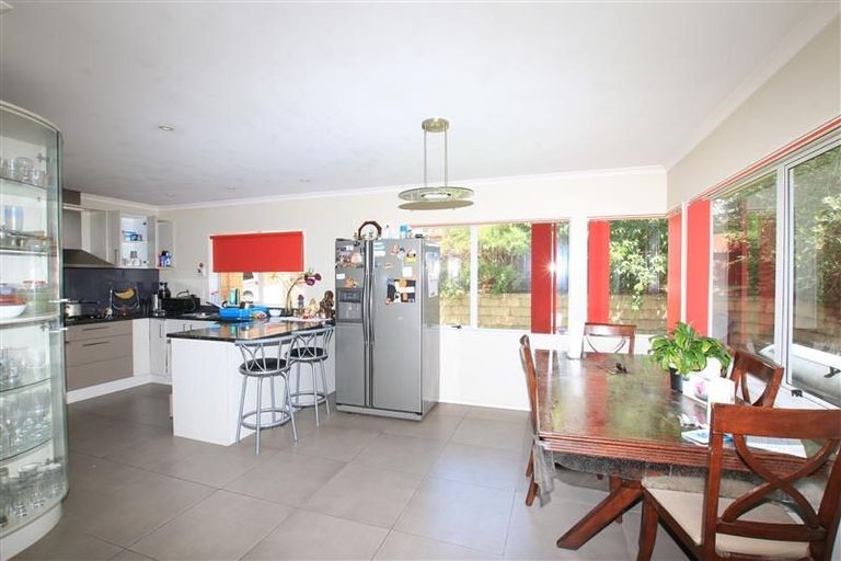 Photo of property in 36 Norm Pellow Drive, Manurewa, Auckland, 2105