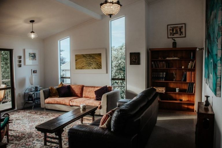 Photo of property in 24 Roslyn Road, Bluff Hill, Napier, 4110