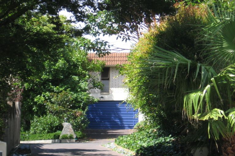 Photo of property in 21a Garadice Road, Rothesay Bay, Auckland, 0630