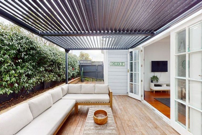 Photo of property in 47 Freyberg Street, Lyall Bay, Wellington, 6022