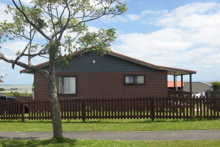 Photo of property in 36 Wai Iti Place, Clendon Park, Auckland, 2103