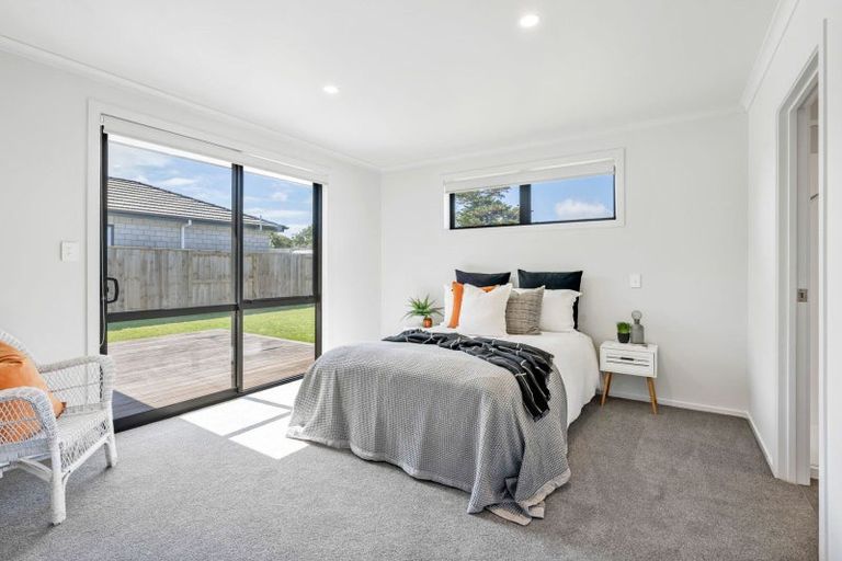 Photo of property in 63 Kaurinui Crescent, One Tree Point, 0118