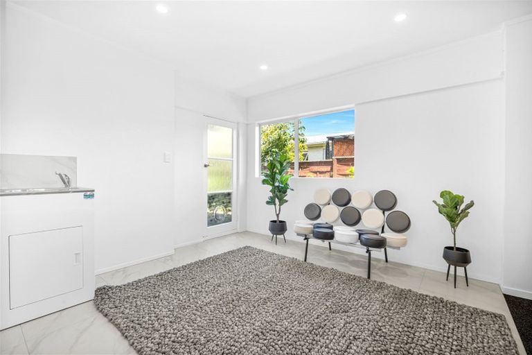 Photo of property in 3/10 Pedersen Place, Bucklands Beach, Auckland, 2012