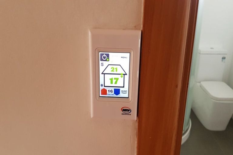 Photo of property in 2/4 Ridge Road, Howick, Auckland, 2014