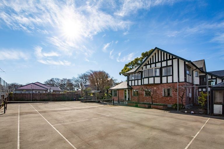 Photo of property in 283 Papanui Road, Merivale, Christchurch, 8052