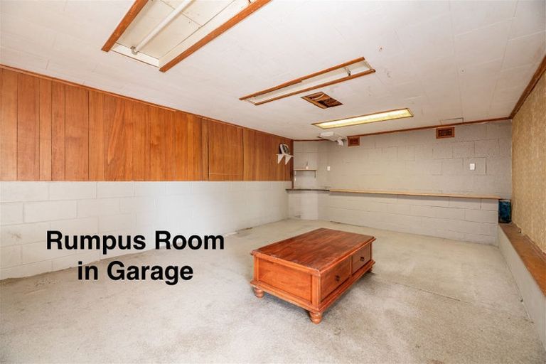 Photo of property in 2 Ashbourne Place, Glendene, Auckland, 0602