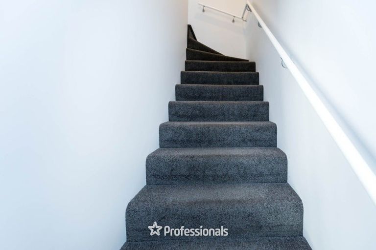 Photo of property in 2 Dahl Drive, Wallaceville, Upper Hutt, 5018