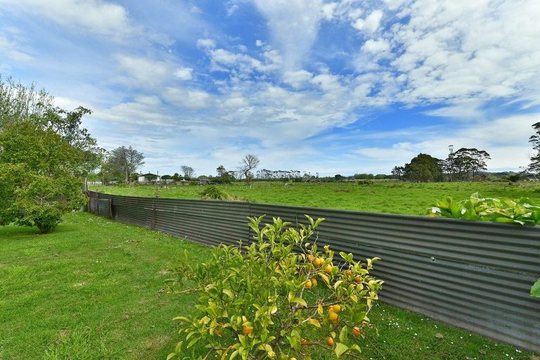 Photo of property in 207 Parkhurst Road, Parakai, 0830