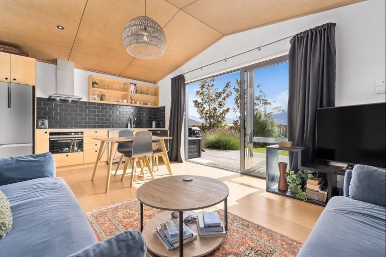 Photo of property in 11 Centre Crescent, Wanaka, 9305