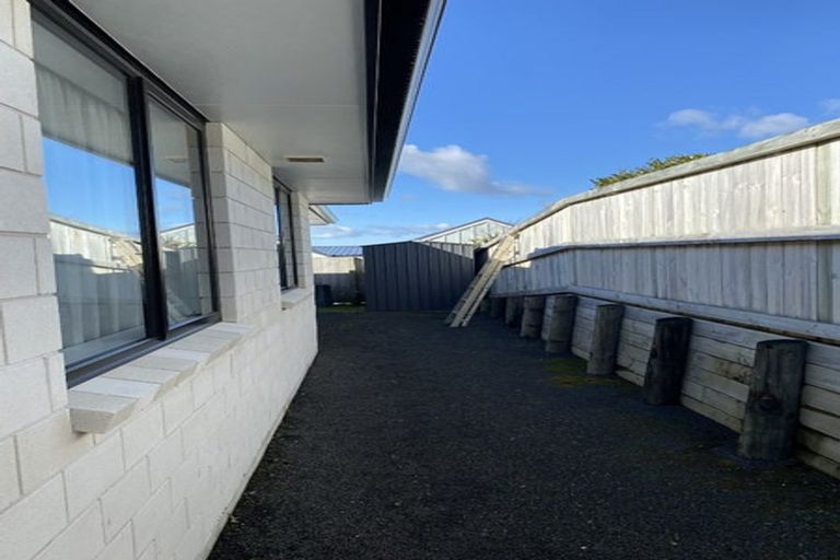 Photo of property in 51 Bert Wall Drive, Omokoroa, 3114