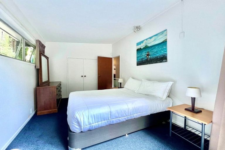 Photo of property in 14 Titirangi Beach Road, Titirangi, Auckland, 0604